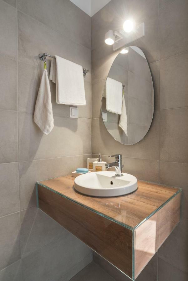 Epipleon Suites Agioi Apostoloi  外观 照片