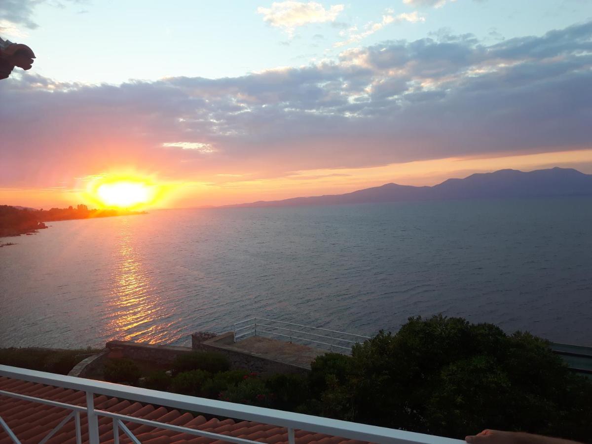 Epipleon Suites Agioi Apostoloi  外观 照片